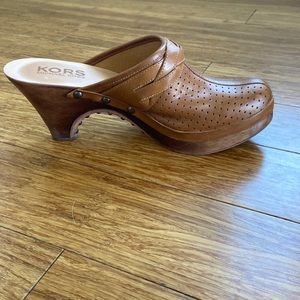 Brown clogs